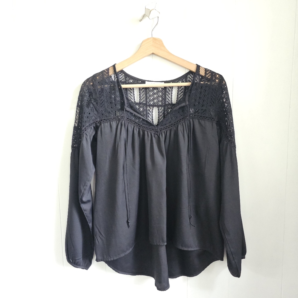 ☆ A&F Black Peasant Blouse